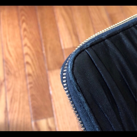 Prada Wallet - Picture 5 of 7